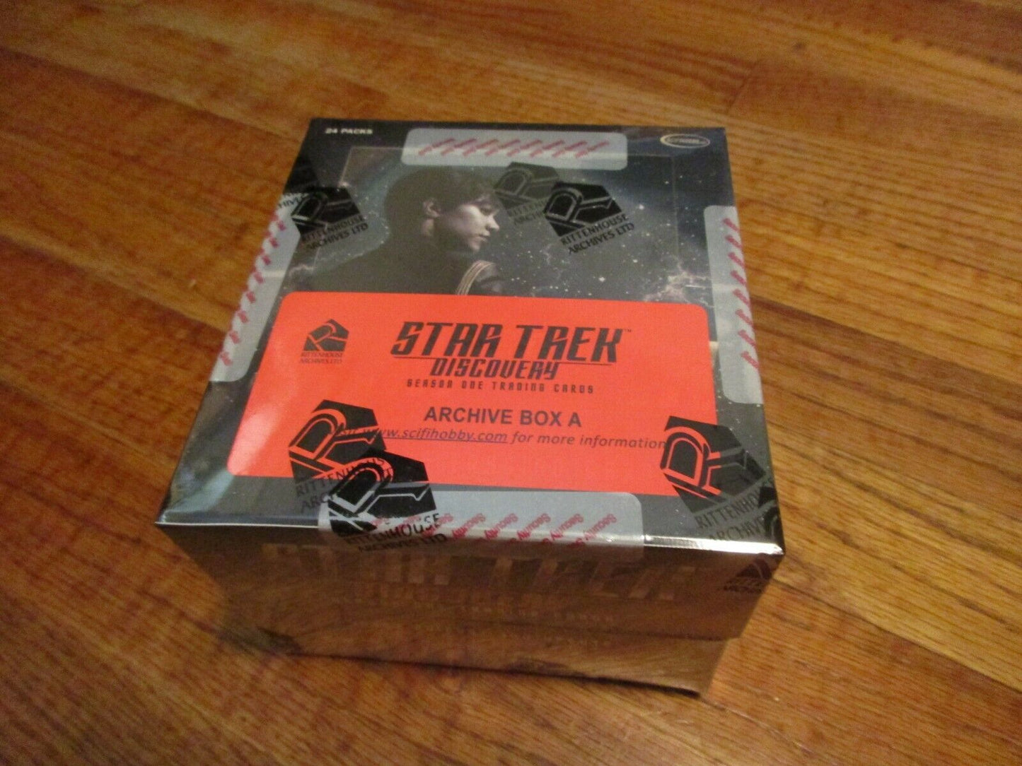 Star Trek Discovery Season 1 Trading Cards Factory Sealed ARCHIVE BOX (2019 Rittenhouse Archives)